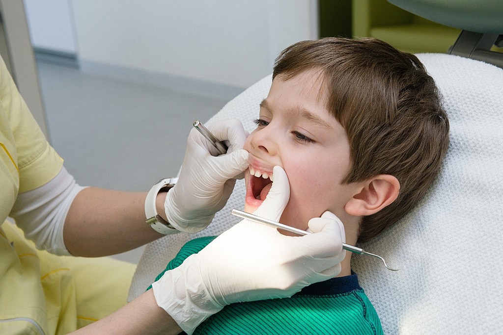 What to Do If a Tooth Falls Out Due To A Blow